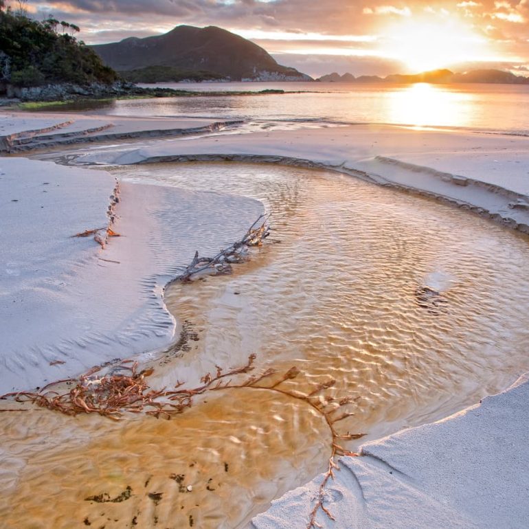 Last Light Bathurst Harbour 4368 x 2912 1