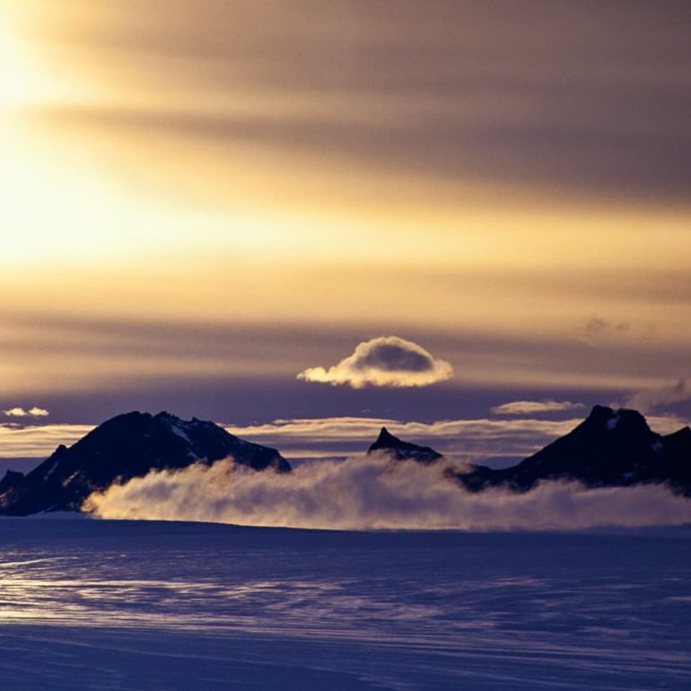 Antarctica 3 Misty Mountains Mawson Plateau 5616 x 3744